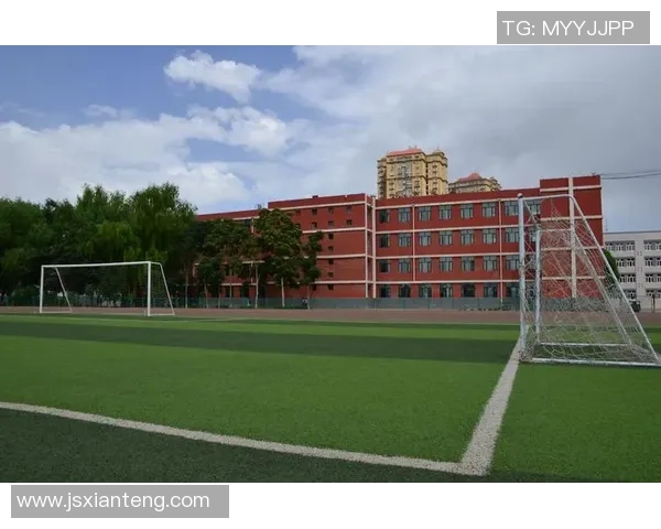 足球星羊毛卷爆火引领潮流掀起时尚运动风新风尚